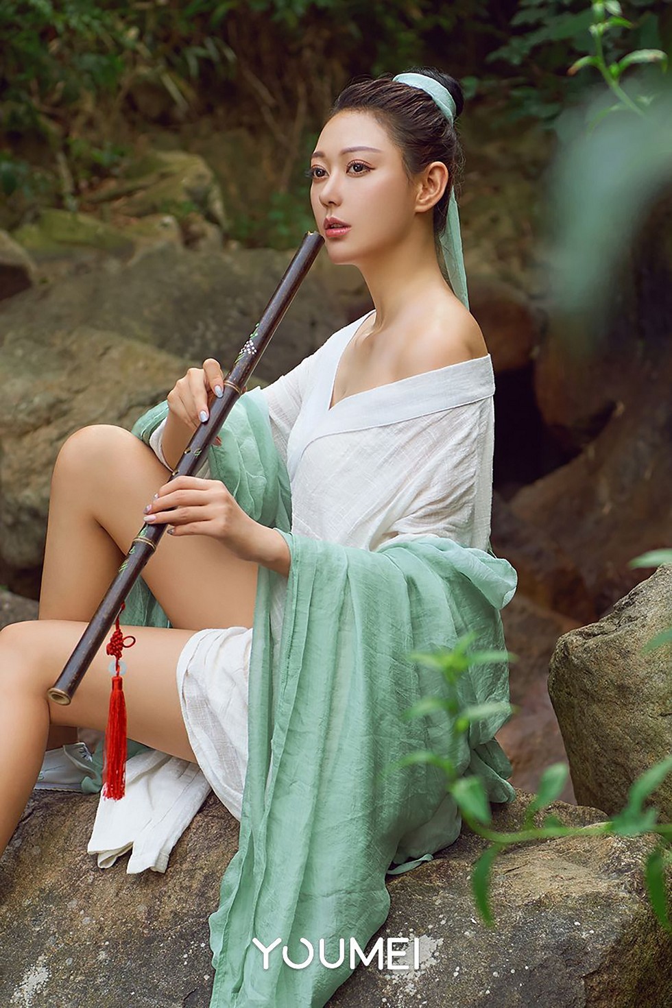 [YouMei尤美]Vol.048_尤美合辑牛郎织女山中奇遇主题古典装秀美腿诱惑写真19P