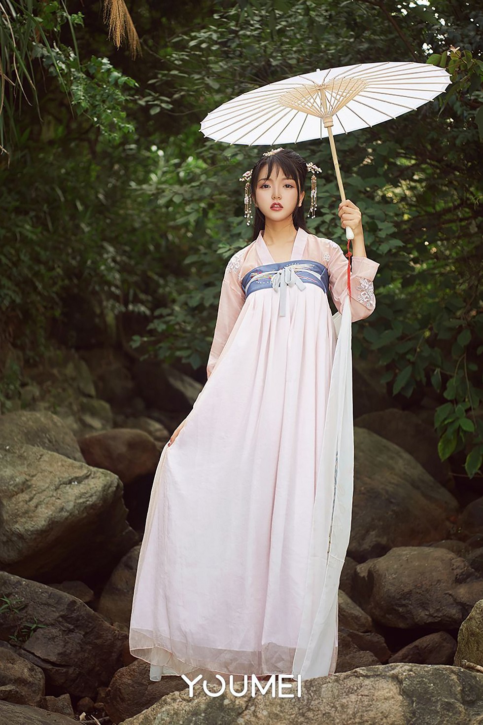 [YouMei尤美]Vol.048_尤美合辑牛郎织女山中奇遇主题古典装秀美腿诱惑写真19P