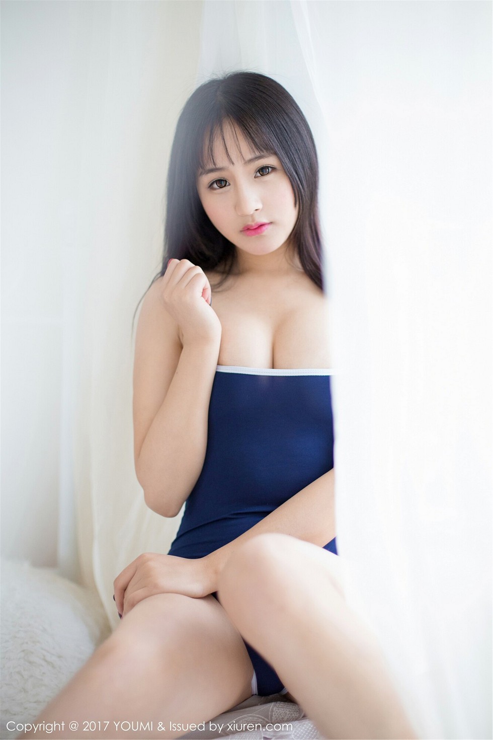 [YouMi尤蜜荟]Vol.038_巨乳嫩模思淇Sukiiii居家露背毛衣+死库水秀完美身材写真53P