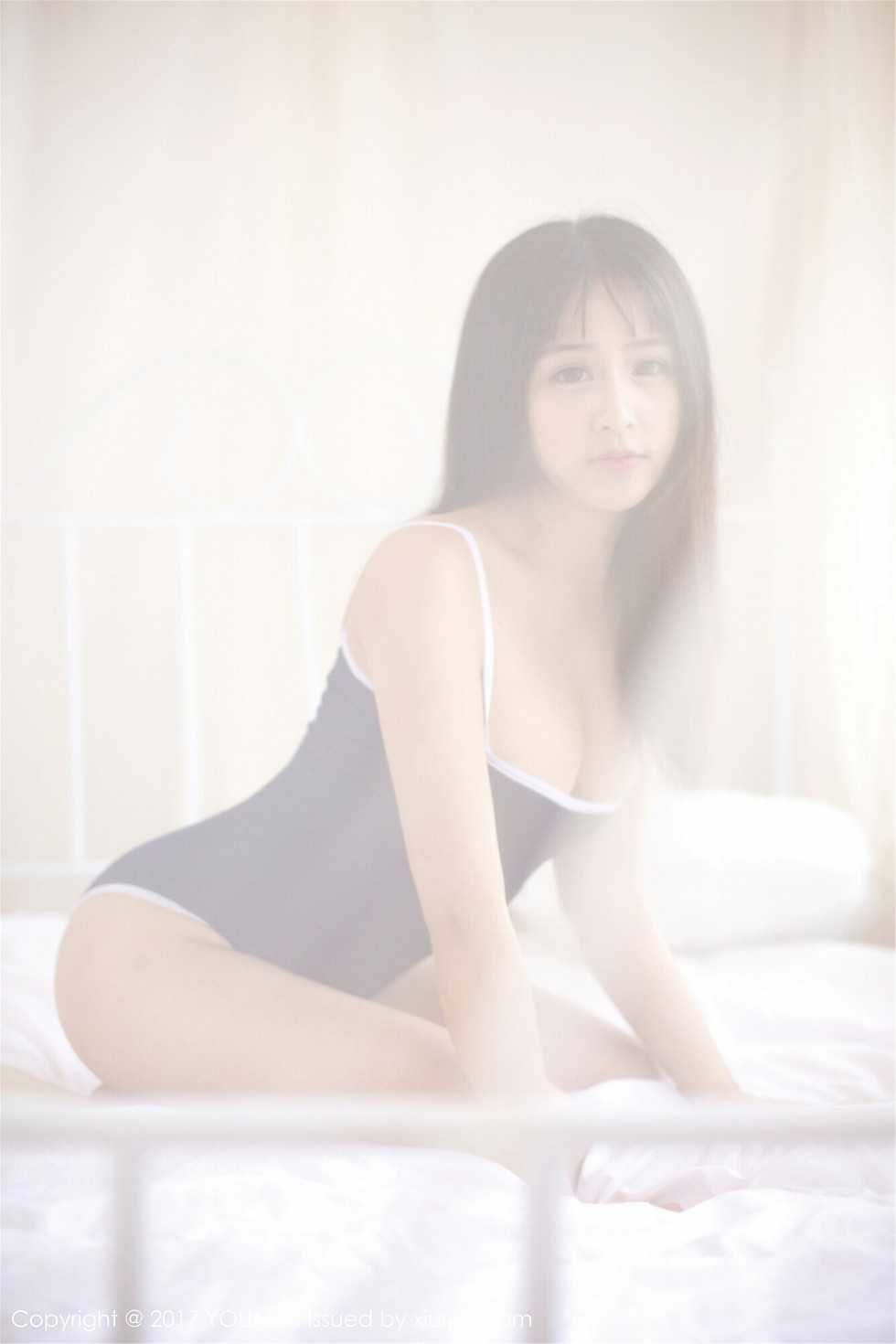 [YouMi尤蜜荟]Vol.038_巨乳嫩模思淇Sukiiii居家露背毛衣+死库水秀完美身材写真53P