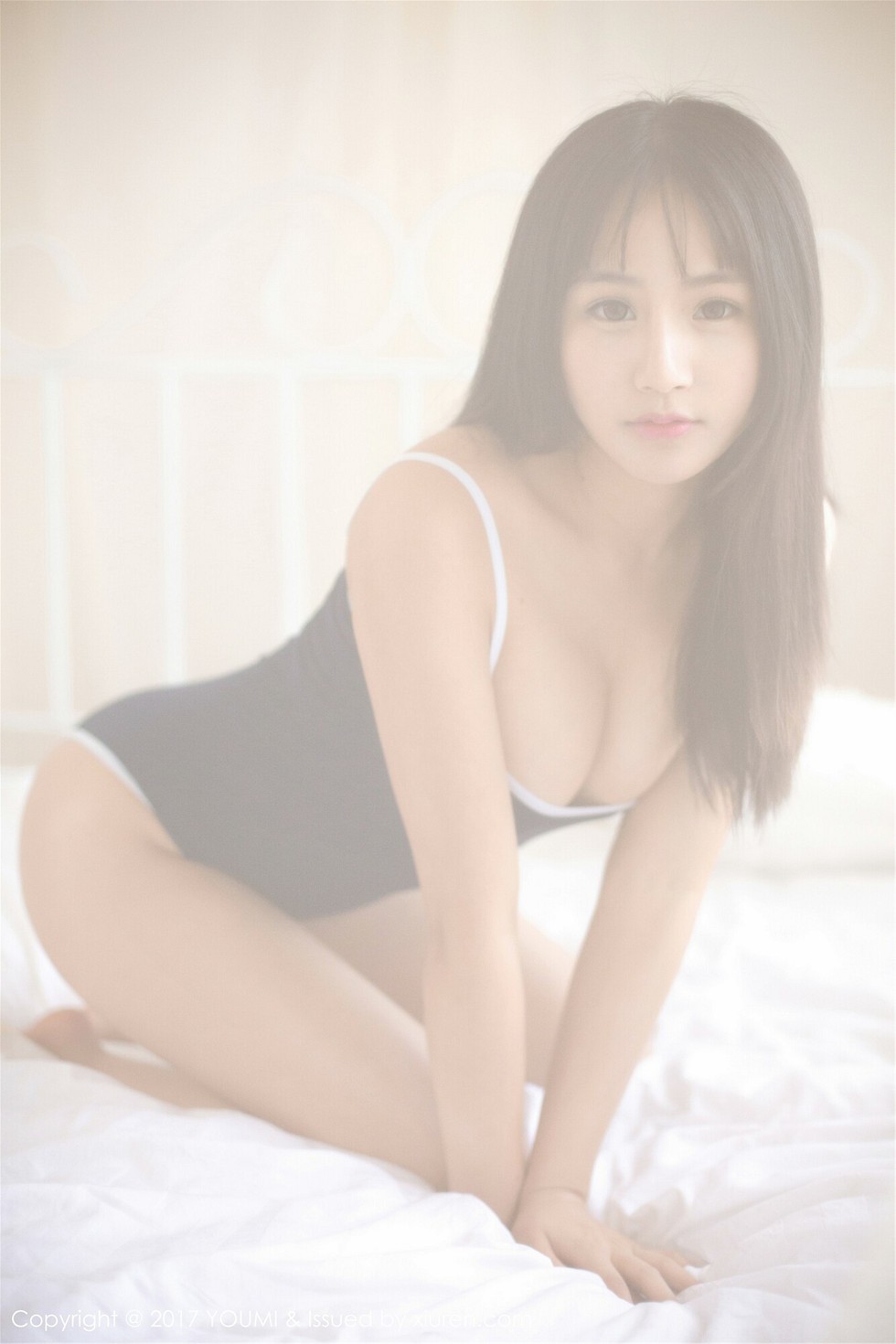 [YouMi尤蜜荟]Vol.038_巨乳嫩模思淇Sukiiii居家露背毛衣+死库水秀完美身材写真53P