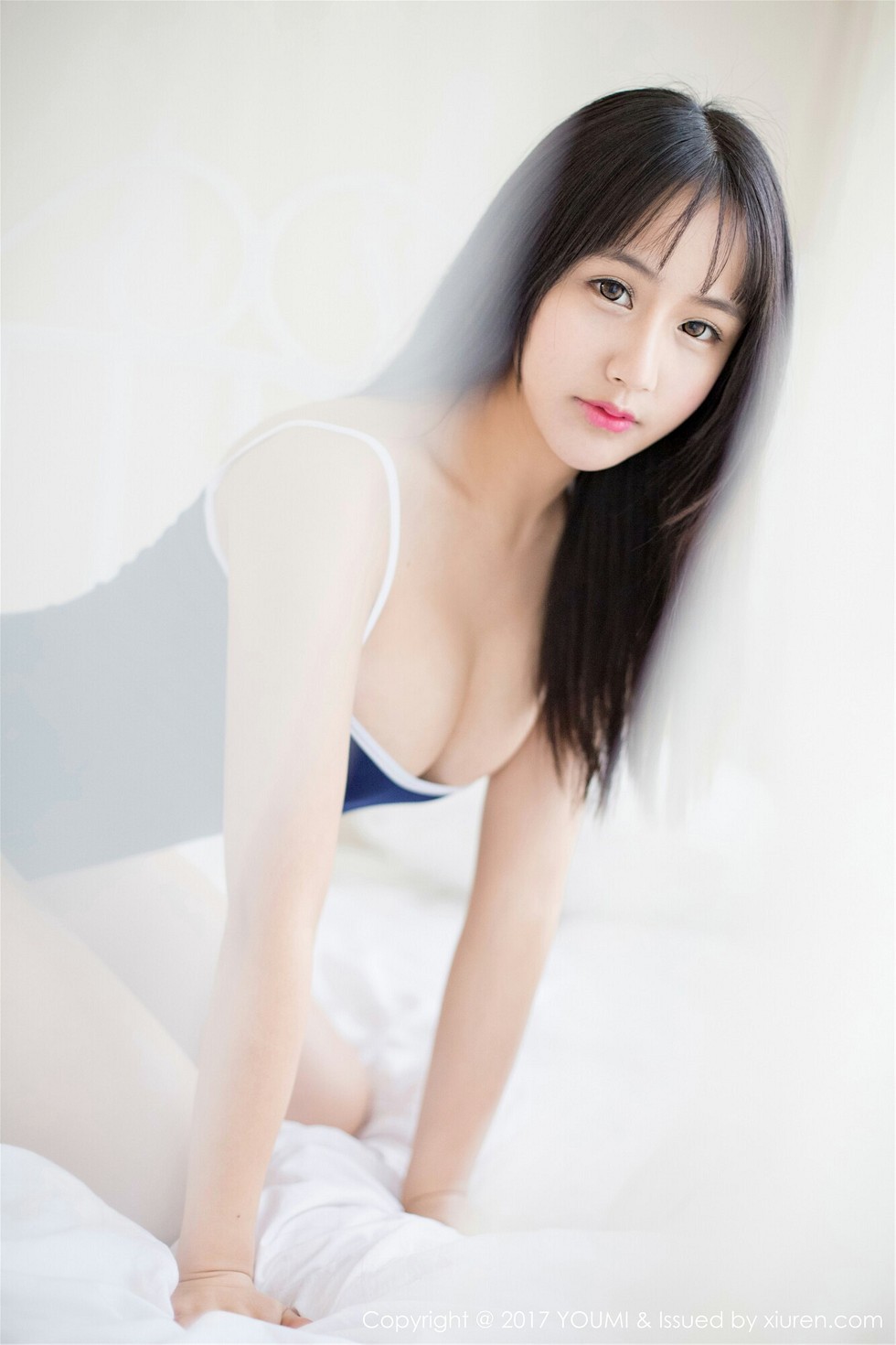 [YouMi尤蜜荟]Vol.038_巨乳嫩模思淇Sukiiii居家露背毛衣+死库水秀完美身材写真53P