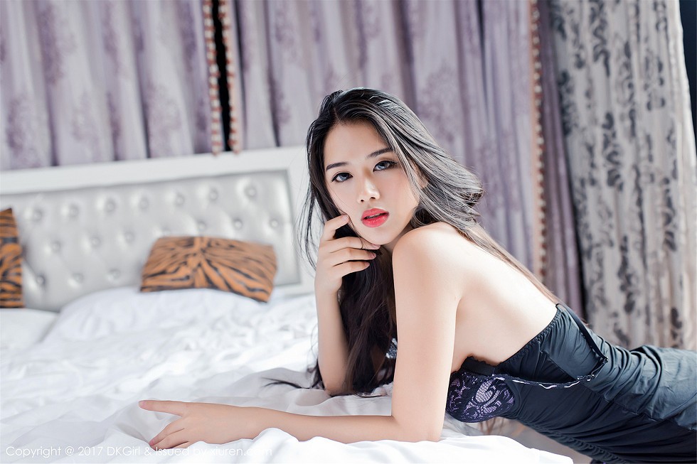 [DKGirl御女郎]Vol.025_嫩模啊宝宝居家床上粉红内衣秀完美身材半露豪乳诱惑写真53P