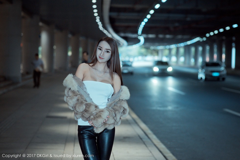 [DKGirl御女郎]Vol.030_嫩模婕西儿jessie羊城旅拍高挑身材性感内衣秀豪乳写真54P