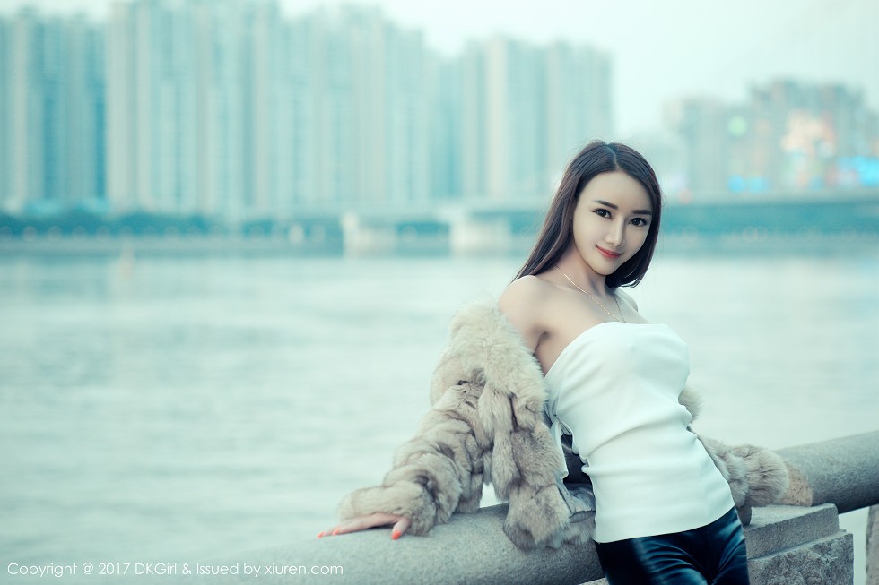 [DKGirl御女郎]Vol.030_嫩模婕西儿jessie羊城旅拍高挑身材性感内衣秀豪乳写真54P