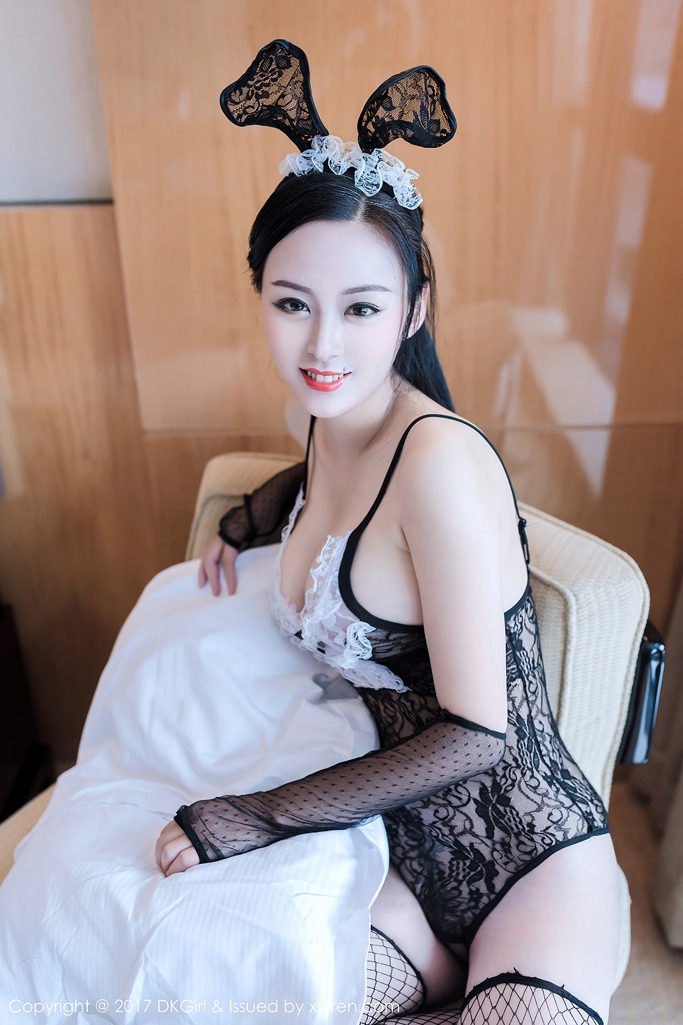 [DKGirl御女郎]Vol.035_新人嫩模居家黑丝兔女郎秀完美身材巨乳丰臀诱惑写真52P
