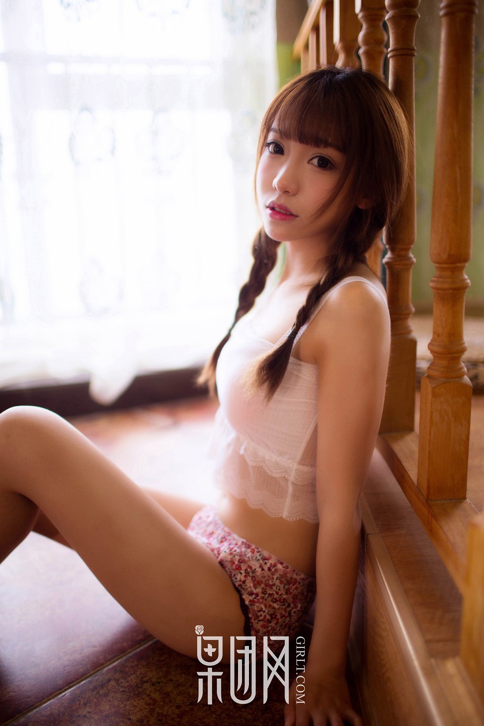 [GIRLT果团网]NO.021_嫩模水花花不是水哗哗居家私房性感内衣系列裸色内裤诱惑写真31P