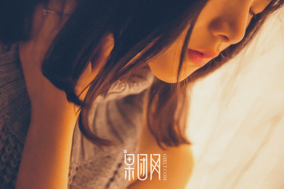 [GIRLT果团网]NO.024_嫩模皮蛋儿露背毛衣侧露豪乳+大尺度私房全裸诱惑写真68P