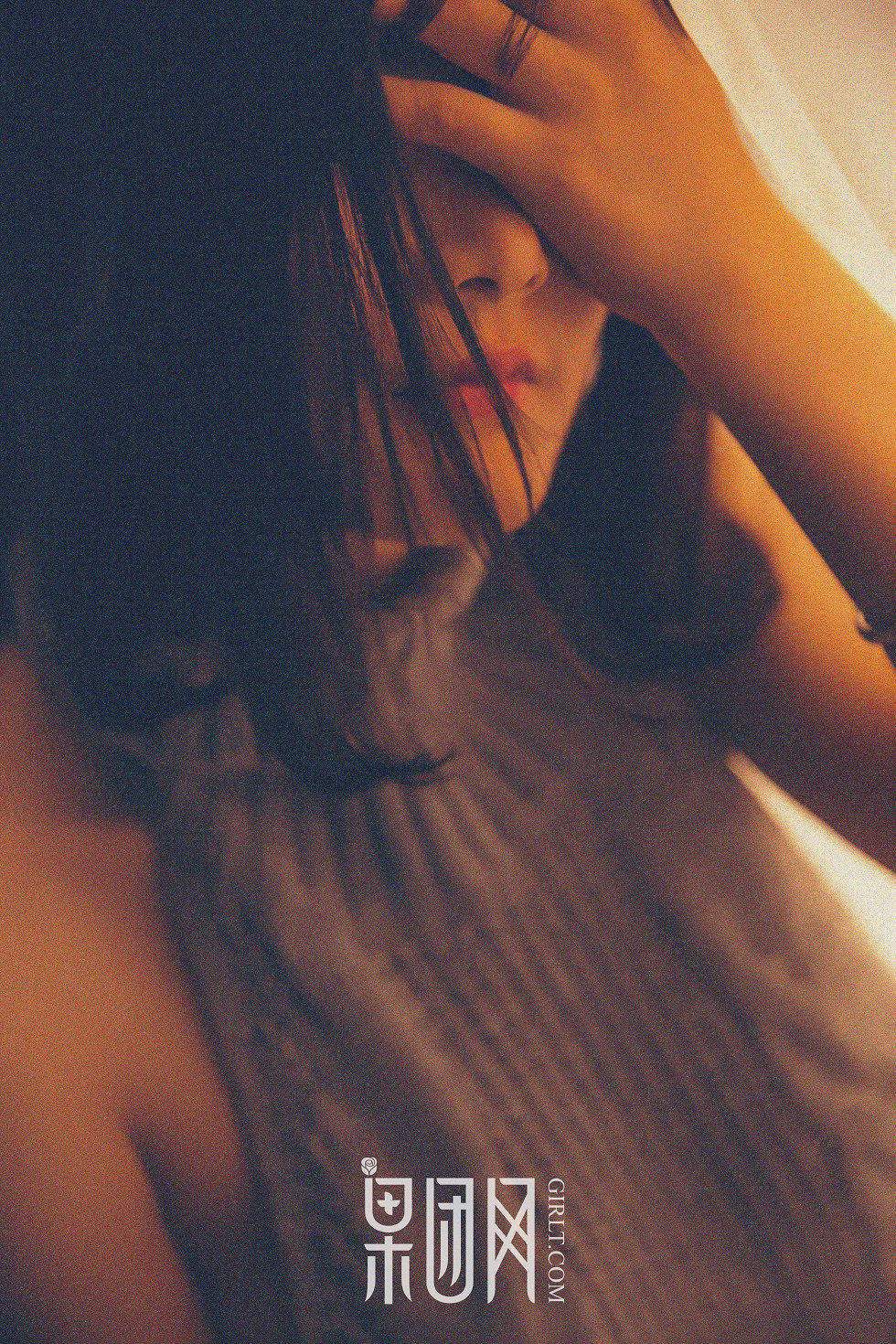[GIRLT果团网]NO.024_嫩模皮蛋儿露背毛衣侧露豪乳+大尺度私房全裸诱惑写真68P