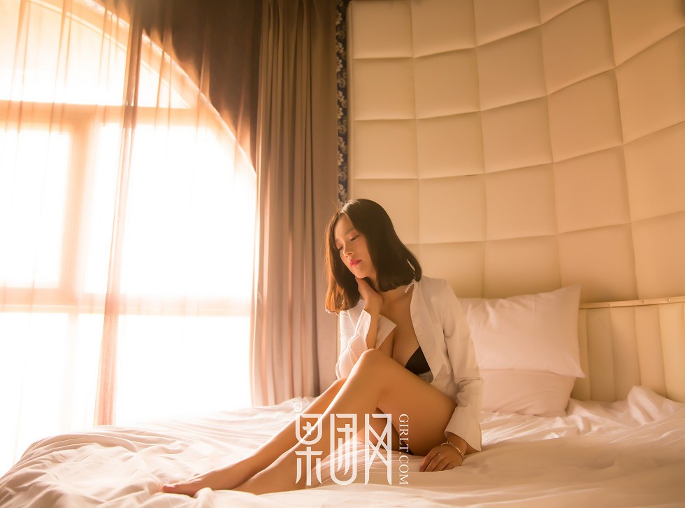 [GIRLT果团网]NO.024_嫩模皮蛋儿露背毛衣侧露豪乳+大尺度私房全裸诱惑写真68P