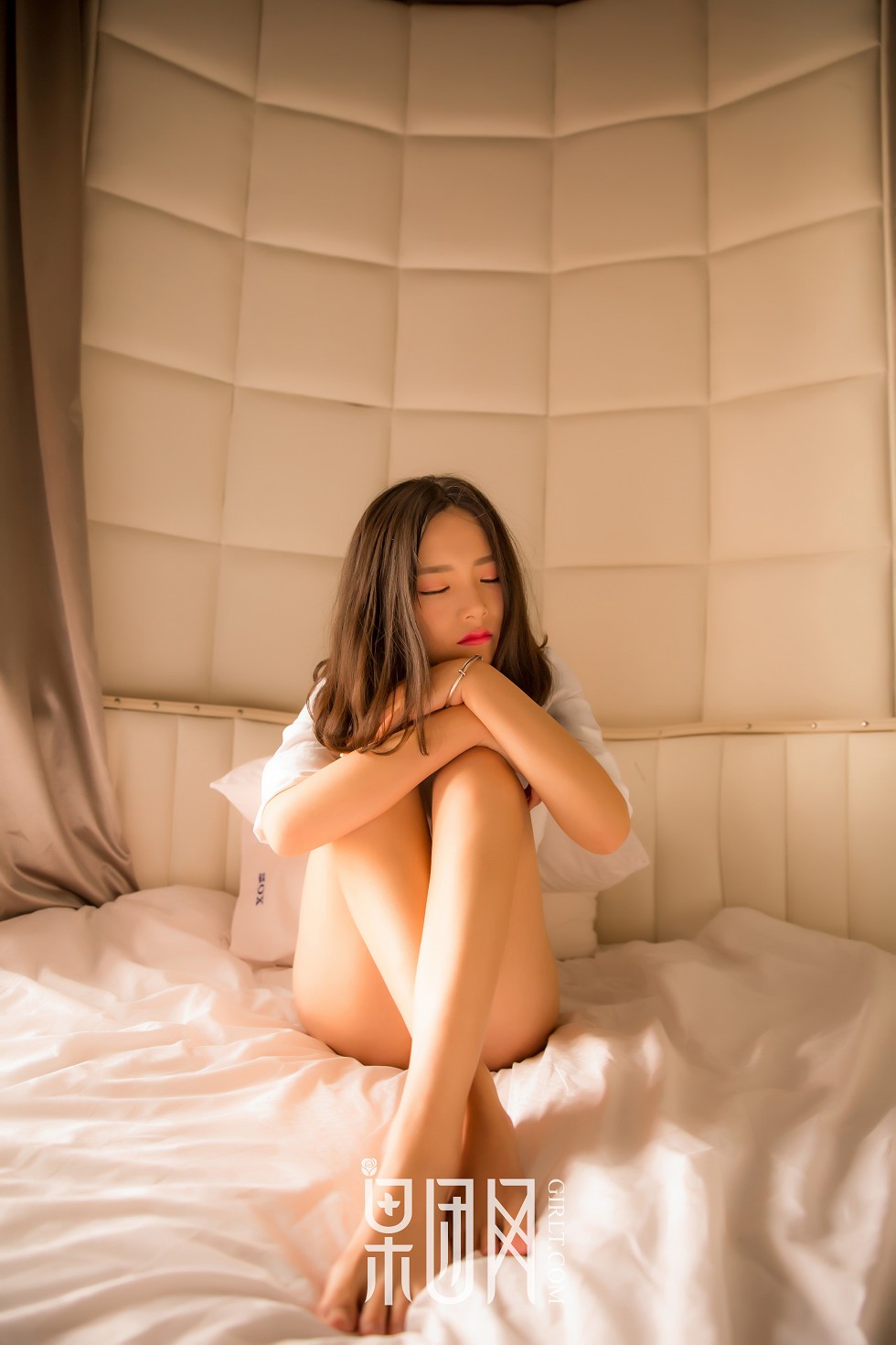 [GIRLT果团网]NO.024_嫩模皮蛋儿露背毛衣侧露豪乳+大尺度私房全裸诱惑写真68P