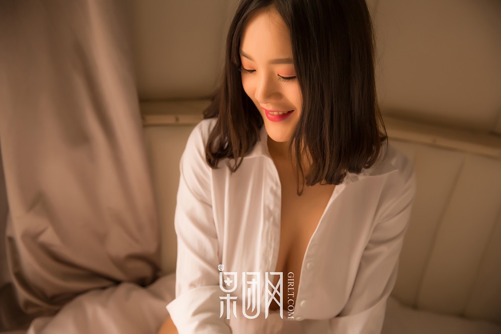 [GIRLT果团网]NO.024_嫩模皮蛋儿露背毛衣侧露豪乳+大尺度私房全裸诱惑写真68P