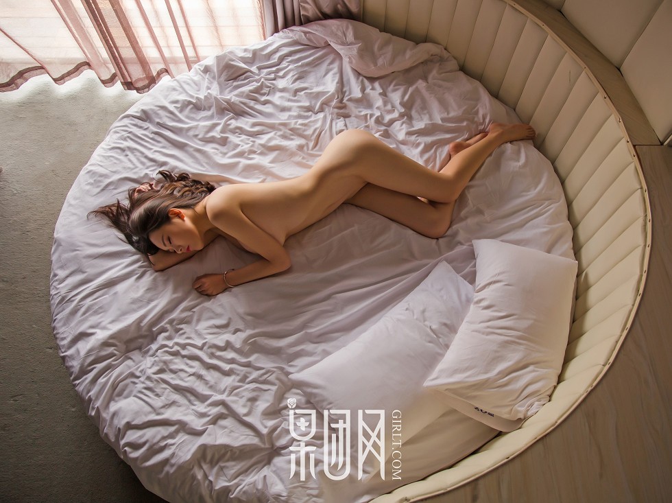[GIRLT果团网]NO.024_嫩模皮蛋儿露背毛衣侧露豪乳+大尺度私房全裸诱惑写真68P