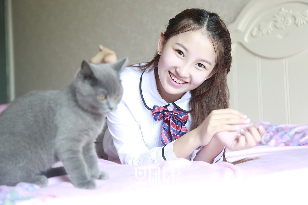 [GIRLT果团网]NO.025_嫩模琪琪学生妹白丝学生制服+全裸秀傲人豪乳撩人诱惑写真48P
