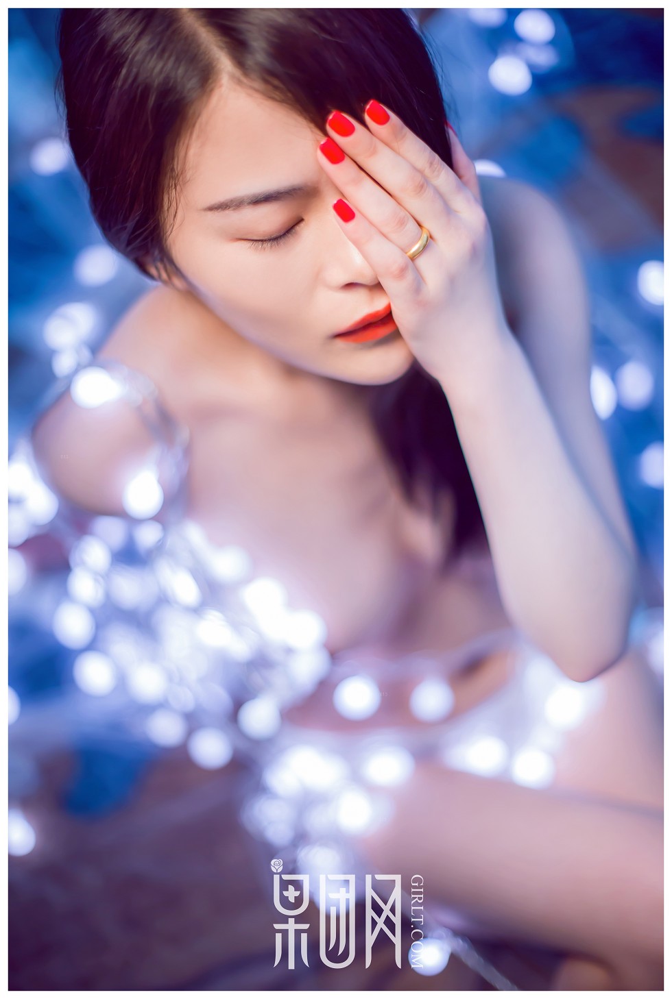[GIRLT果团网]TG001_全裸清纯尤物居家床上秀34D豪乳酥胸蜜桃翘臀撩人诱惑写真41P