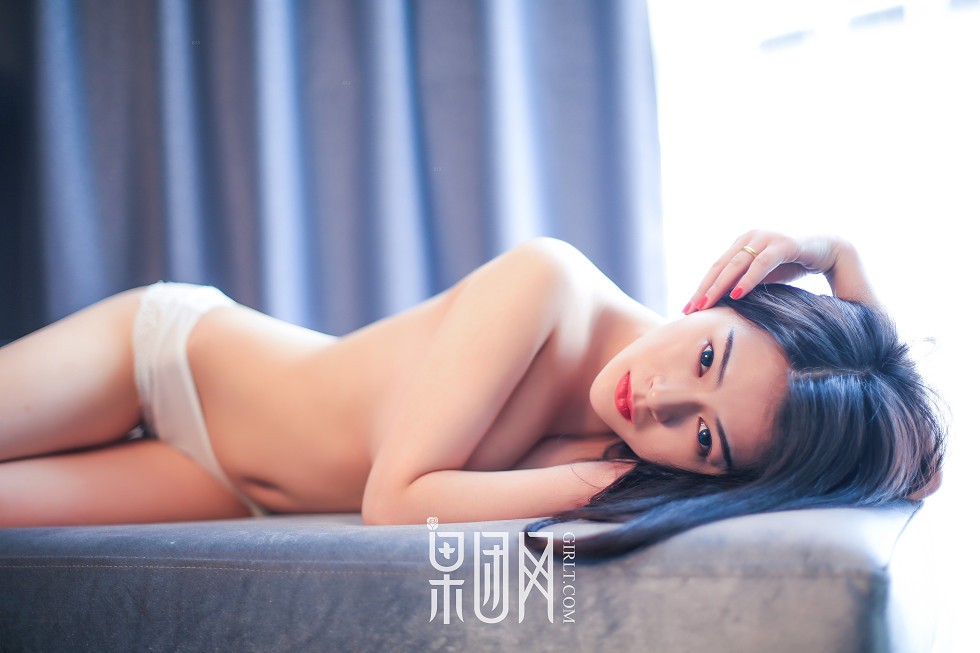 [GIRLT果团网]TG001_全裸清纯尤物居家床上秀34D豪乳酥胸蜜桃翘臀撩人诱惑写真41P