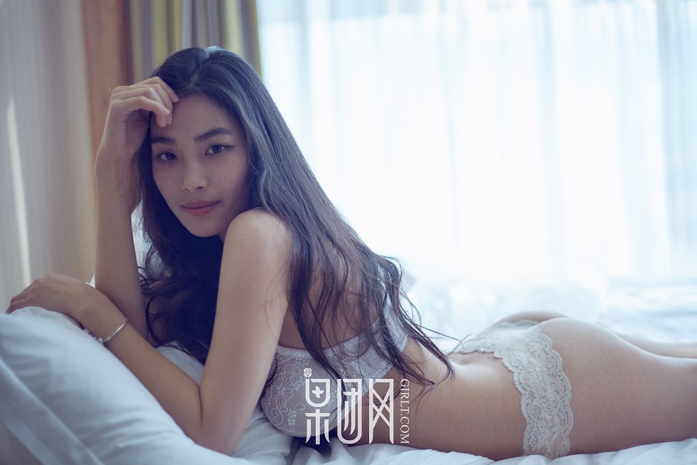 [GIRLT果团网]TG002_蔷薇女神居家私房白色蕾丝内衣系列秀豪乳翘臀极致诱惑写真51P