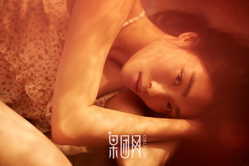 [GIRLT果团网]TG002_蔷薇女神居家私房白色蕾丝内衣系列秀豪乳翘臀极致诱惑写真51P