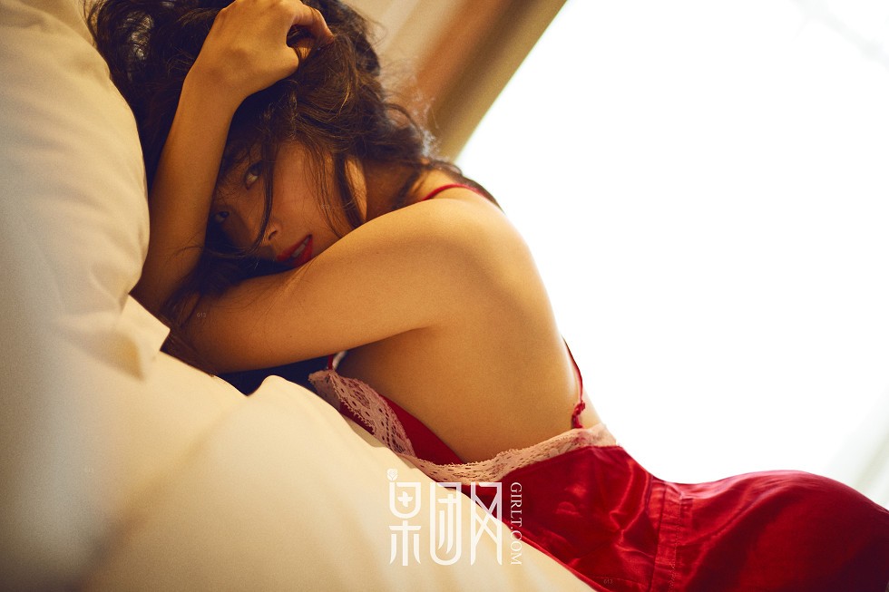 [GIRLT果团网]TG002_蔷薇女神居家私房白色蕾丝内衣系列秀豪乳翘臀极致诱惑写真51P
