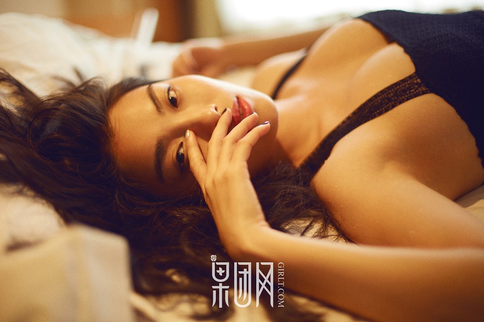 [GIRLT果团网]TG002_蔷薇女神居家私房白色蕾丝内衣系列秀豪乳翘臀极致诱惑写真51P