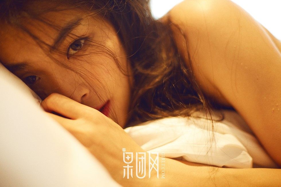 [GIRLT果团网]TG002_蔷薇女神居家私房白色蕾丝内衣系列秀豪乳翘臀极致诱惑写真51P