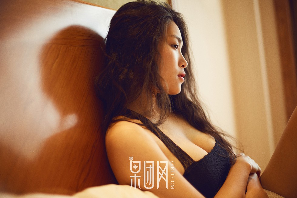 [GIRLT果团网]TG002_蔷薇女神居家私房白色蕾丝内衣系列秀豪乳翘臀极致诱惑写真51P