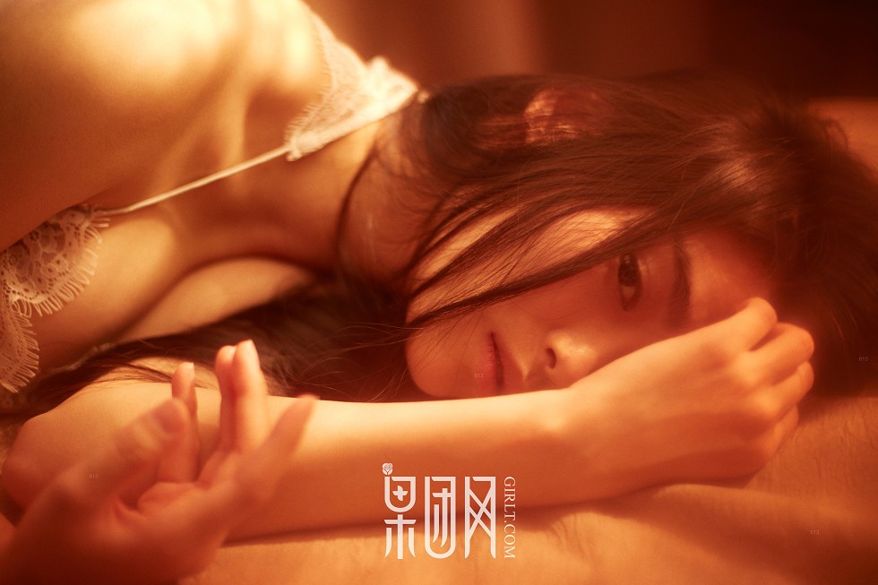[GIRLT果团网]TG002_蔷薇女神居家私房白色蕾丝内衣系列秀豪乳翘臀极致诱惑写真51P