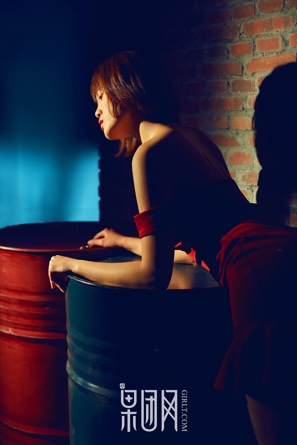 [GIRLT果团网]TG003_百变天使居家全裸上身秀性感美背白色内裤撩人妩媚诱惑写真36P
