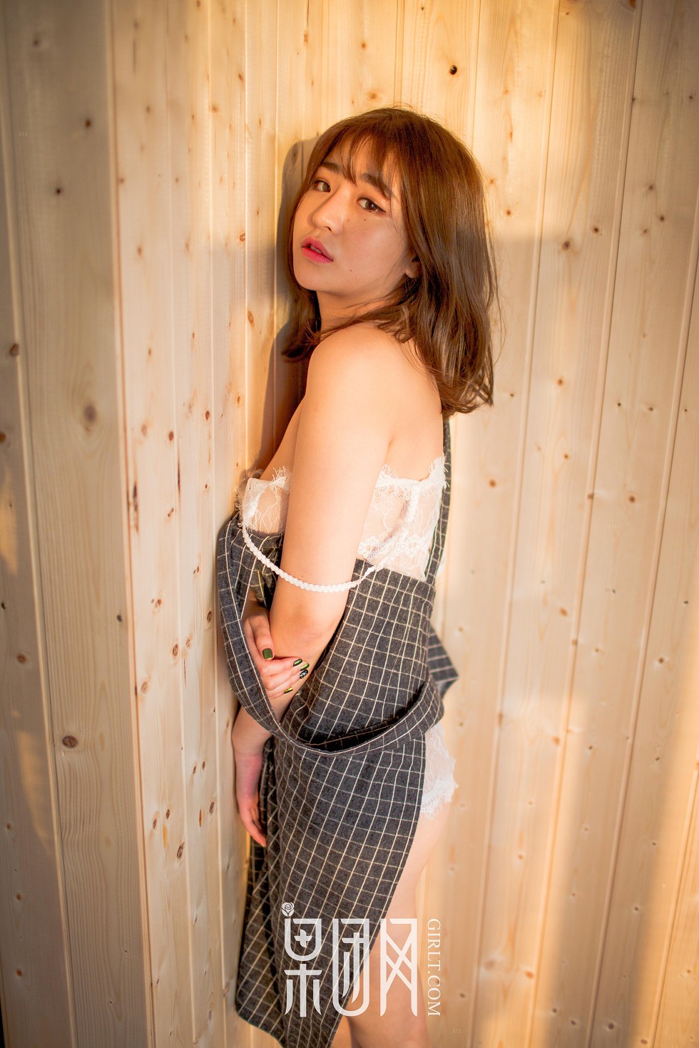 [GIRLT果团网]TG004_午后蓝颜居家私房白色蕾丝内衣秀完美身材白嫩美胸诱惑写真46P