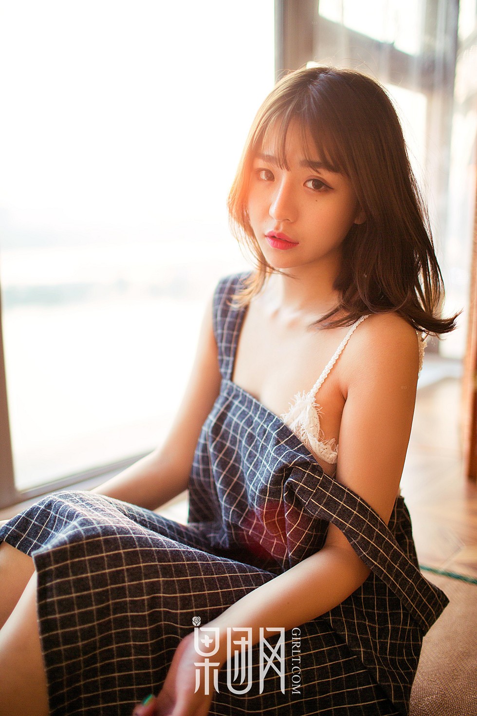 [GIRLT果团网]TG004_午后蓝颜居家私房白色蕾丝内衣秀完美身材白嫩美胸诱惑写真46P