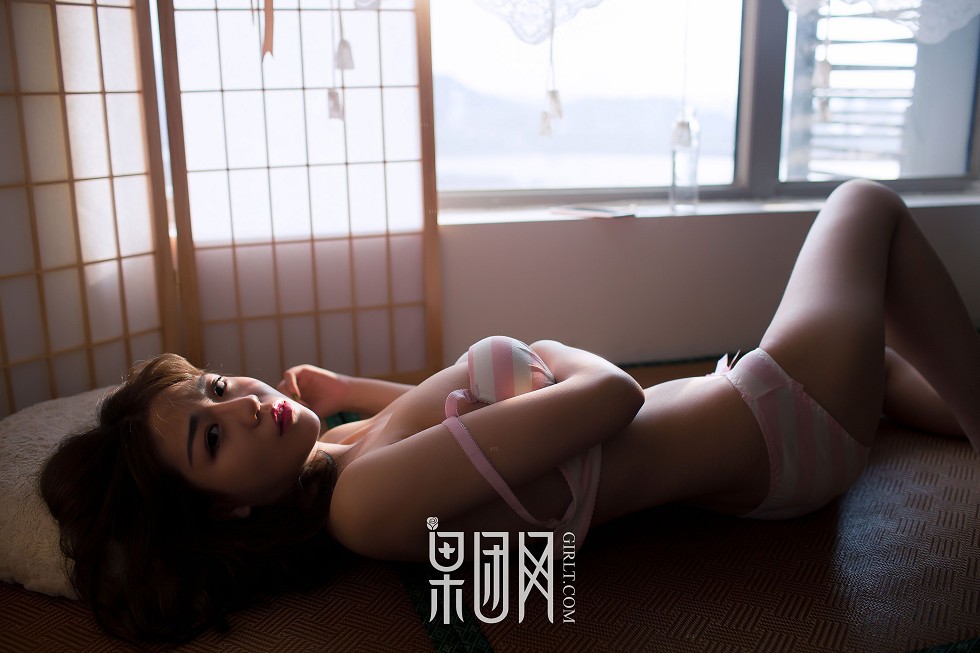 [GIRLT果团网]TG004_午后蓝颜居家私房白色蕾丝内衣秀完美身材白嫩美胸诱惑写真46P