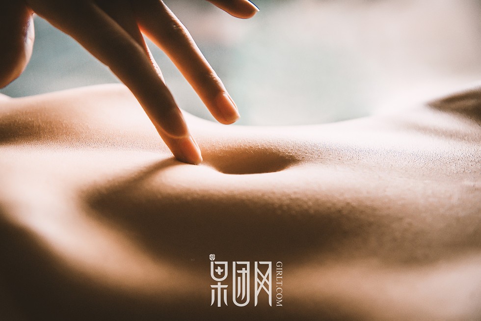 [GIRLT果团网]TG006_香艳尤物居家沙发上全脱美乳露点完美身材秀迷人翘臀诱惑写真26P