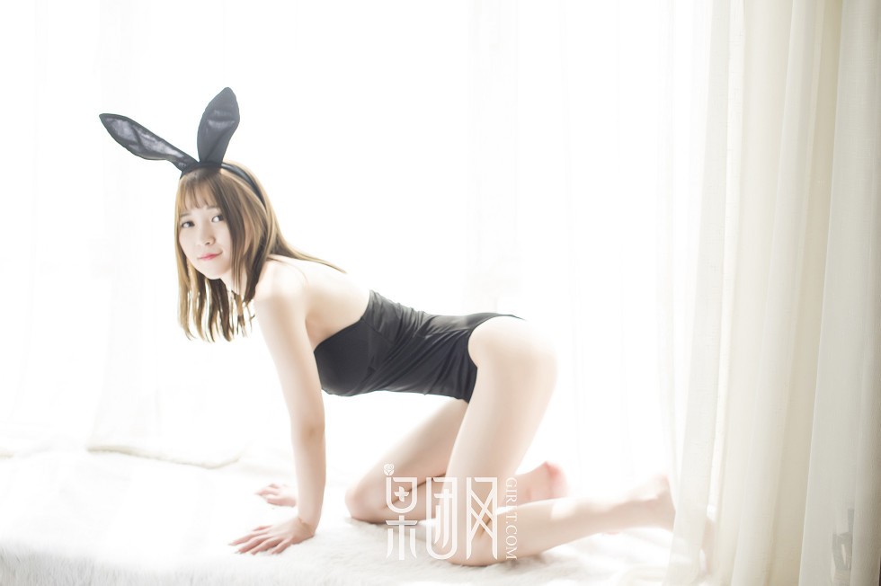 [GIRLT果团网]TG009_青纯玉女桃桃黑色连体内衣兔女郎+性感护士装完美诱惑写真61P