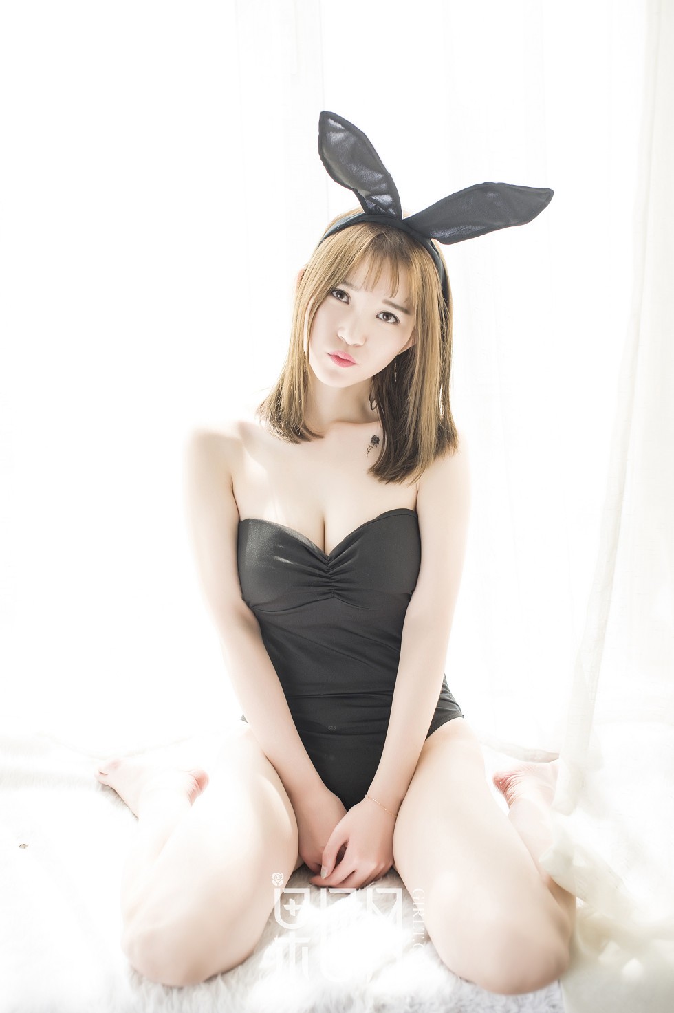 [GIRLT果团网]TG009_青纯玉女桃桃黑色连体内衣兔女郎+性感护士装完美诱惑写真61P