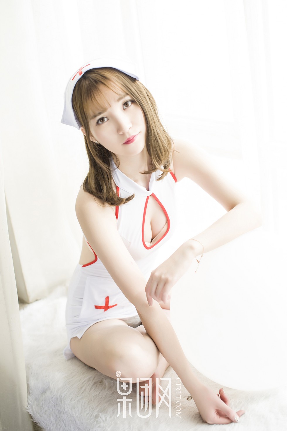 [GIRLT果团网]TG009_青纯玉女桃桃黑色连体内衣兔女郎+性感护士装完美诱惑写真61P