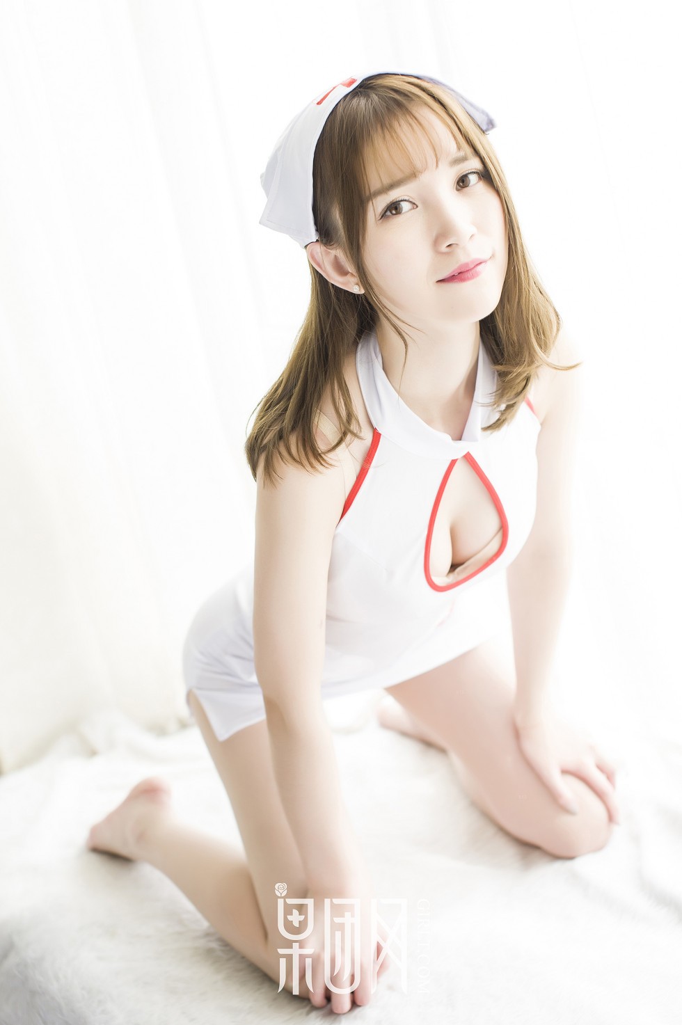 [GIRLT果团网]TG009_青纯玉女桃桃黑色连体内衣兔女郎+性感护士装完美诱惑写真61P