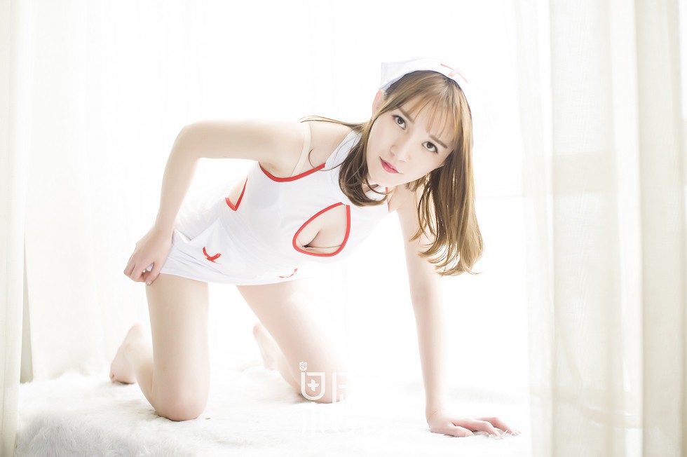 [GIRLT果团网]TG009_青纯玉女桃桃黑色连体内衣兔女郎+性感护士装完美诱惑写真61P