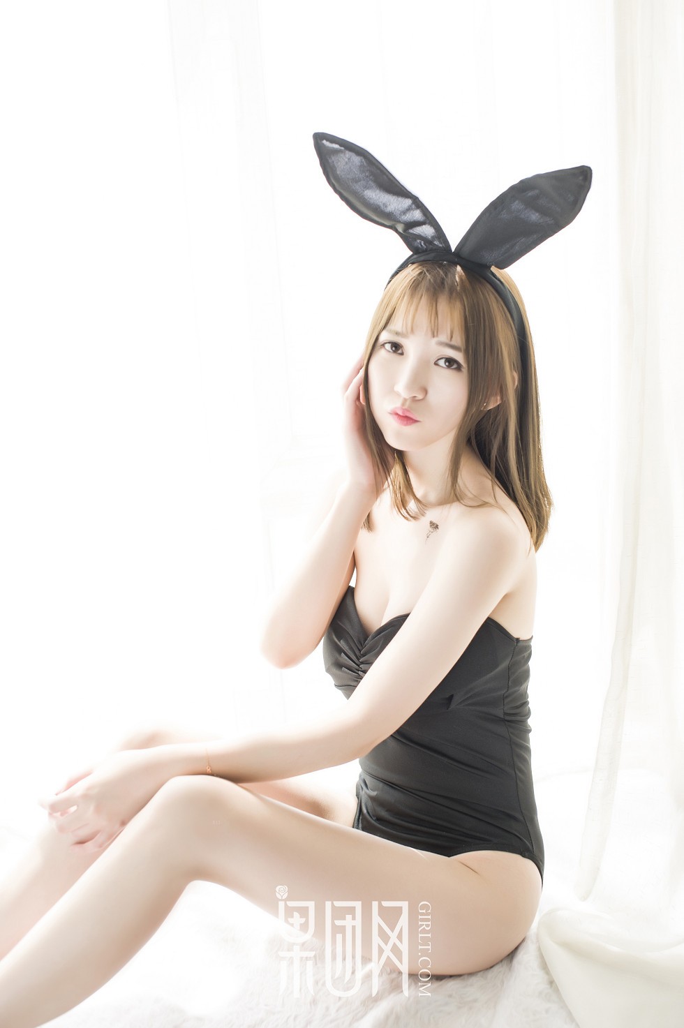 [GIRLT果团网]TG009_青纯玉女桃桃黑色连体内衣兔女郎+性感护士装完美诱惑写真61P