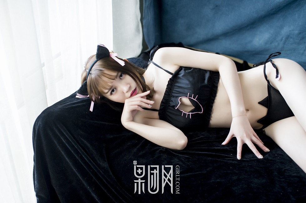 [GIRLT果团网]TG009_青纯玉女桃桃黑色连体内衣兔女郎+性感护士装完美诱惑写真61P