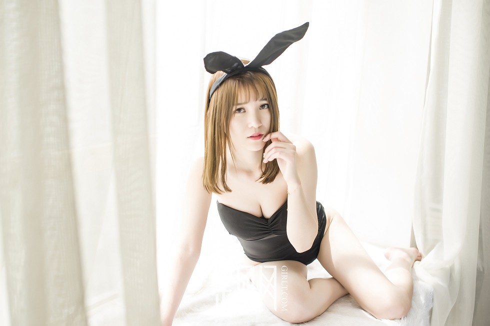 [GIRLT果团网]TG009_青纯玉女桃桃黑色连体内衣兔女郎+性感护士装完美诱惑写真61P