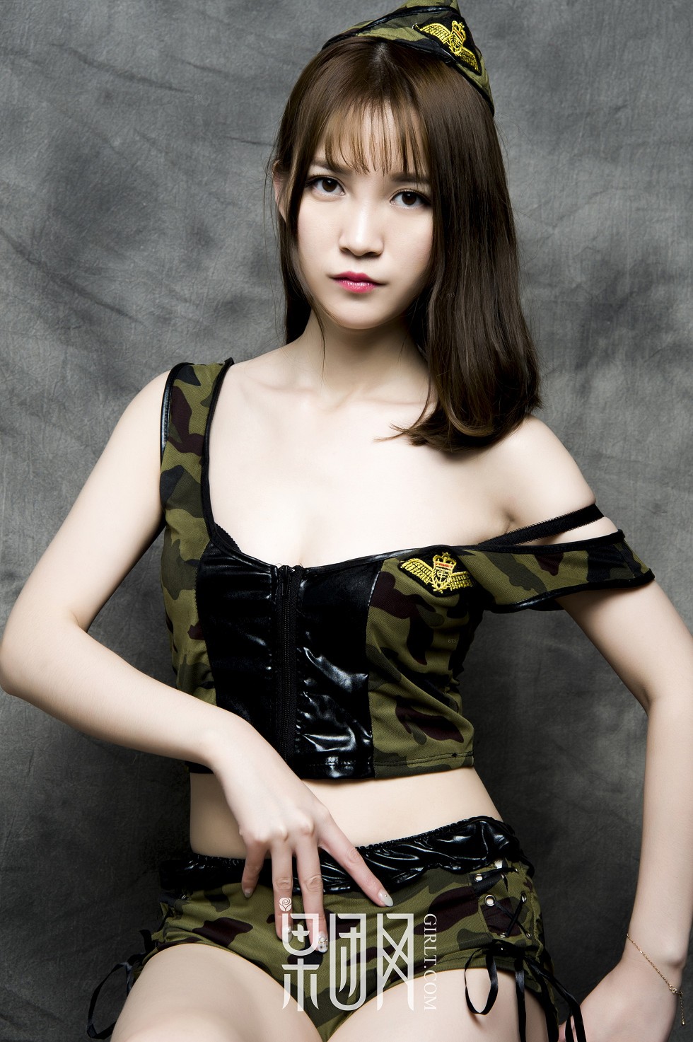 [GIRLT果团网]TG009_青纯玉女桃桃黑色连体内衣兔女郎+性感护士装完美诱惑写真61P