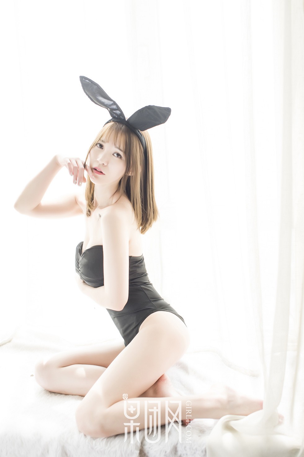 [GIRLT果团网]TG009_青纯玉女桃桃黑色连体内衣兔女郎+性感护士装完美诱惑写真61P