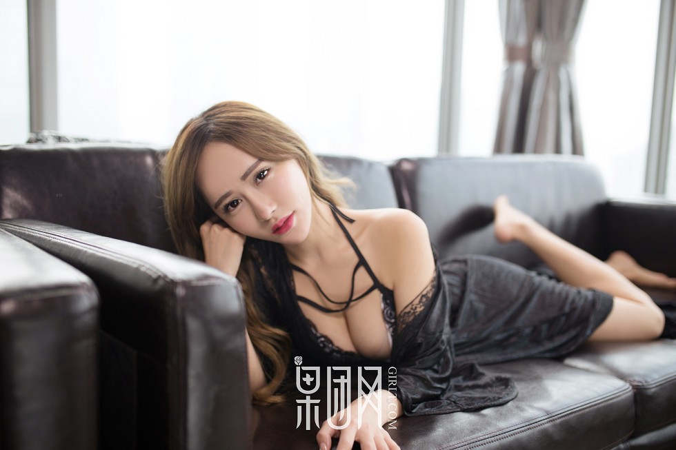 [GIRLT果团网]NO.027_嫩模何梦兮Stacy美女老师爆乳装+情趣蕾丝睡衣爆乳诱惑写真53P