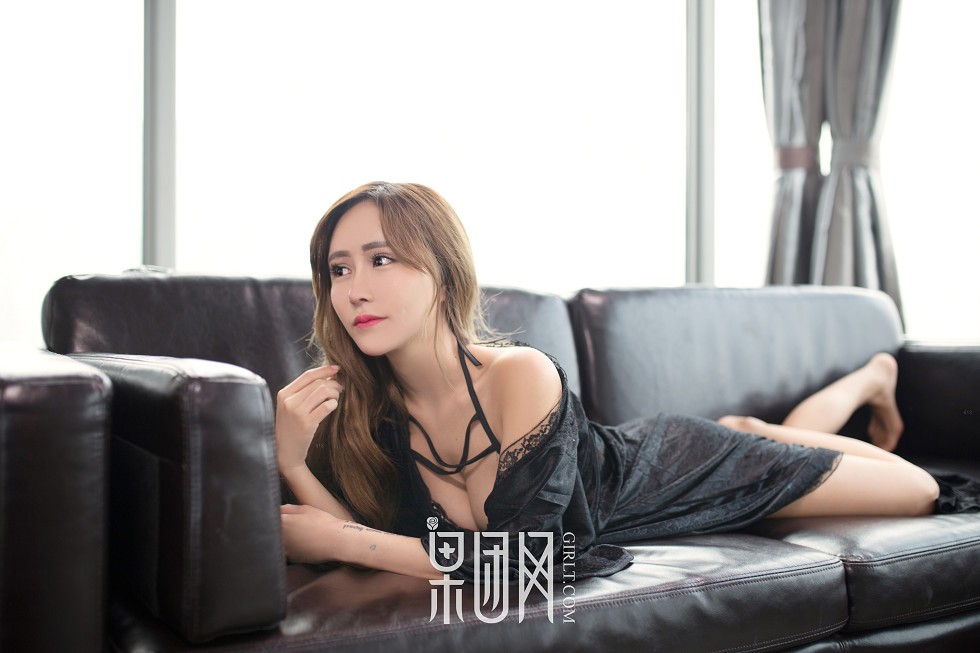 [GIRLT果团网]NO.027_嫩模何梦兮Stacy美女老师爆乳装+情趣蕾丝睡衣爆乳诱惑写真53P