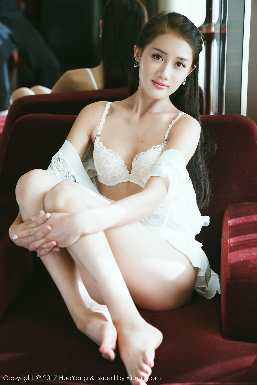 [HuaYang花漾]Vol.009_高颜值嫩模晴儿Anne白色薄纱秀性感内衣丁字裤诱惑写真40P