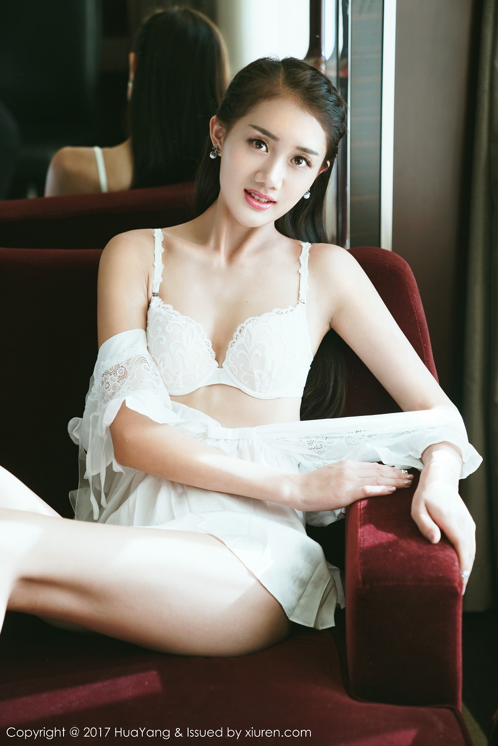 [HuaYang花漾]Vol.009_高颜值嫩模晴儿Anne白色薄纱秀性感内衣丁字裤诱惑写真40P
