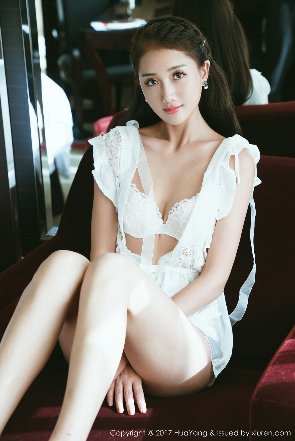 [HuaYang花漾]Vol.009_高颜值嫩模晴儿Anne白色薄纱秀性感内衣丁字裤诱惑写真40P