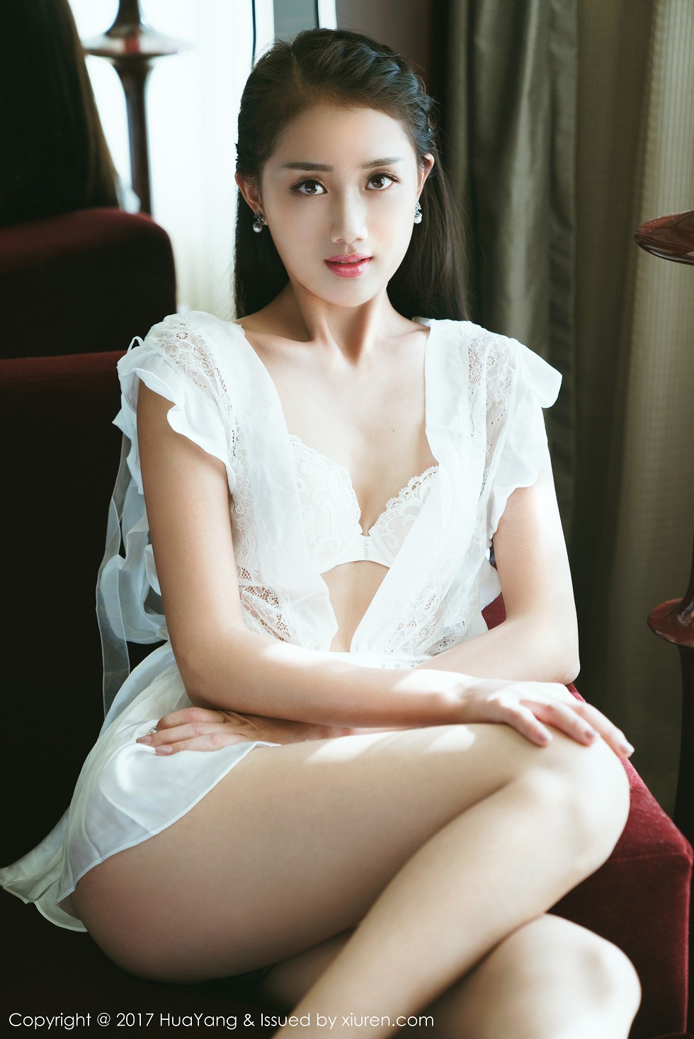 [HuaYang花漾]Vol.009_高颜值嫩模晴儿Anne白色薄纱秀性感内衣丁字裤诱惑写真40P