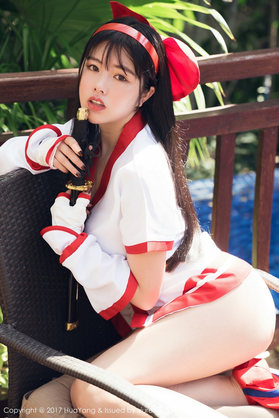 [HuaYang花漾]Vol.018_女神娜露Selena三亚旅拍荣耀玩家最强福利泳池全裸诱惑写真40P