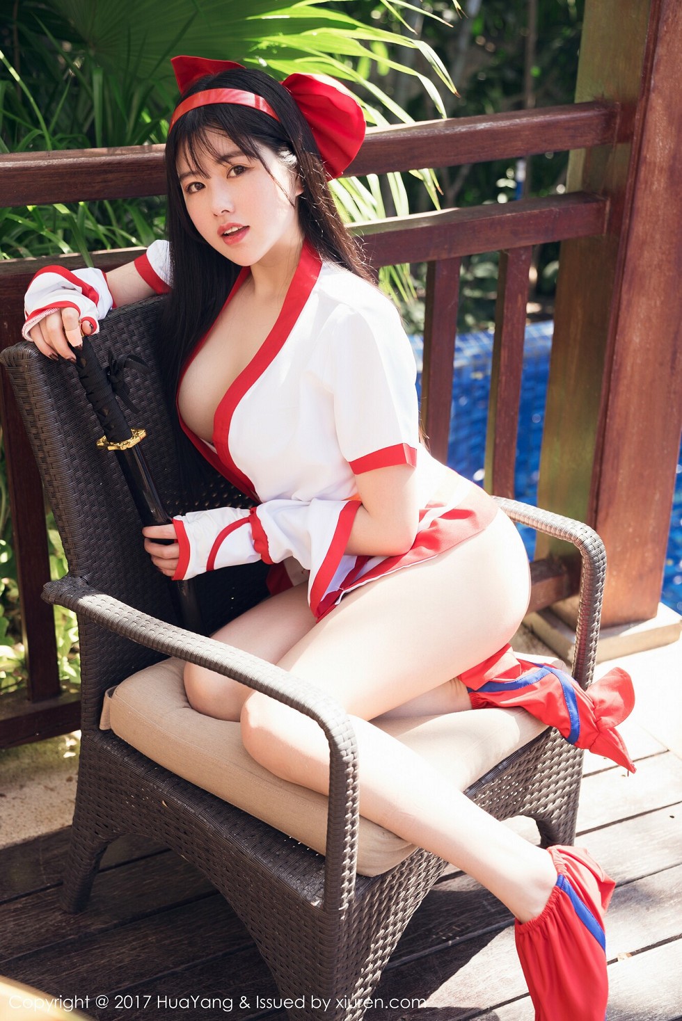 [HuaYang花漾]Vol.018_女神娜露Selena三亚旅拍荣耀玩家最强福利泳池全裸诱惑写真40P